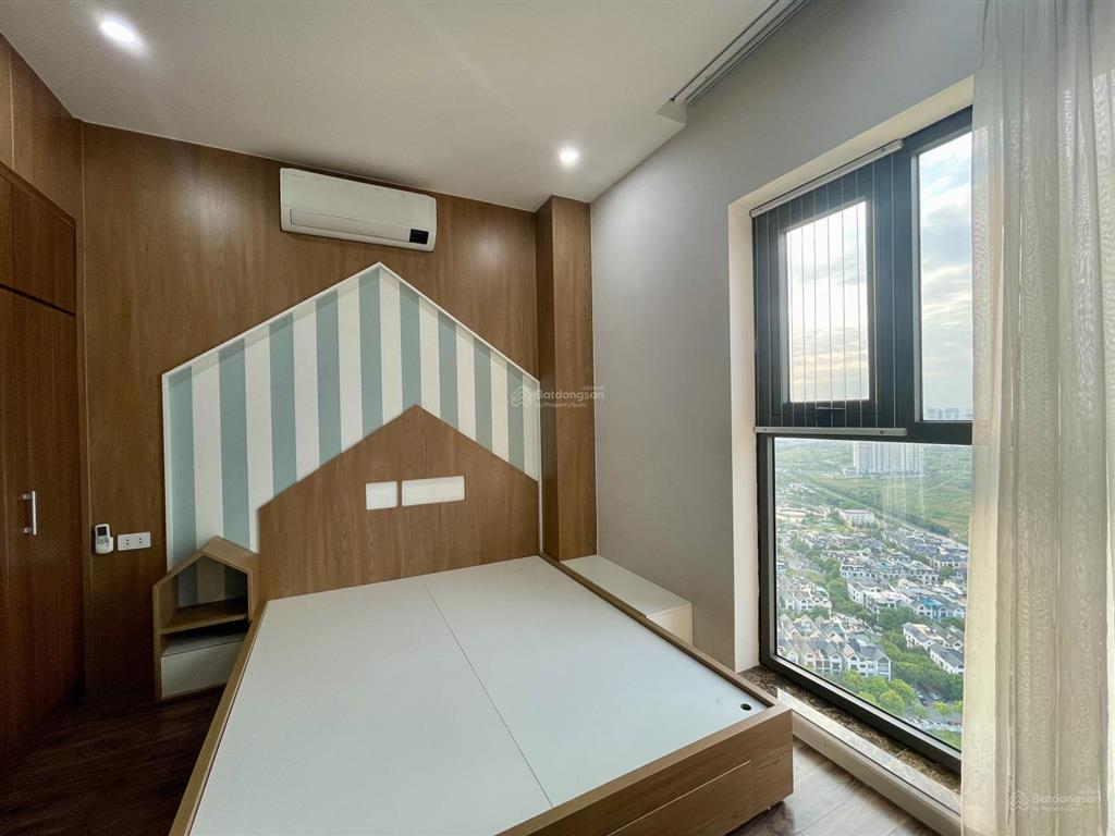 Cần bán căn 2pn/2vs full đồ giá tốt tòa hpc landmark 105 tố hữu