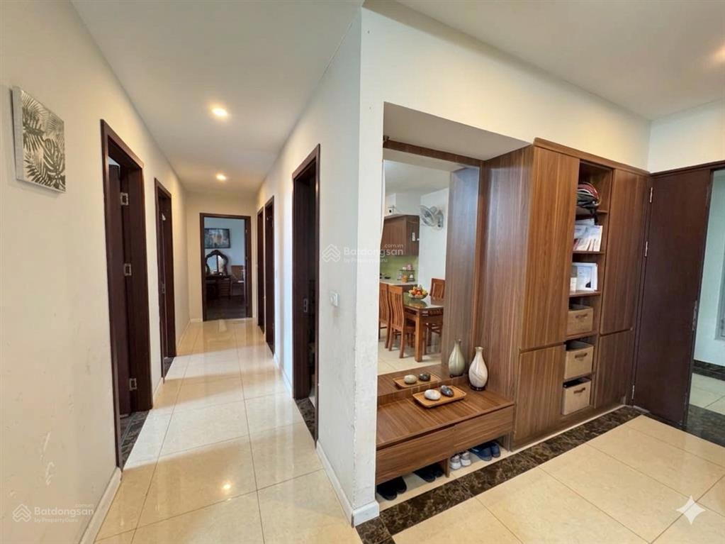 Cần bán căn 133,3m 4 ngủ giá 8tỷ, tầng trung k35 toà hpc 105 tố hữu