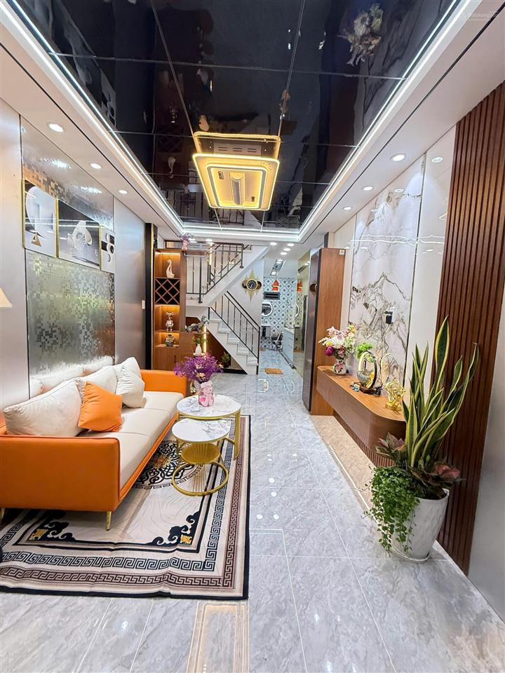 Bán căn nhà đường 9, trường thọ, đang sơn sửa mới tinh, 1 trệt 1 lầu, 2pn,ầu, 2pn, 2wc, giá 3,98 tỷ