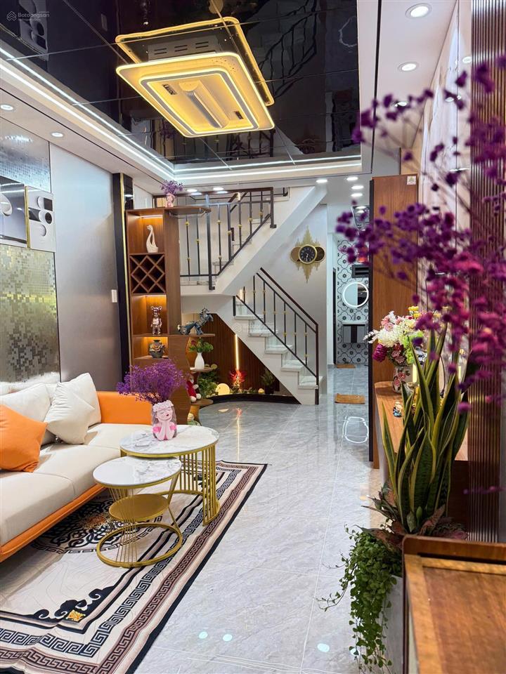 Bán căn nhà đường 9, trường thọ, đang sơn sửa mới tinh, 1 trệt 1 lầu, 2pn,ầu, 2pn, 2wc, giá 3,98 tỷ