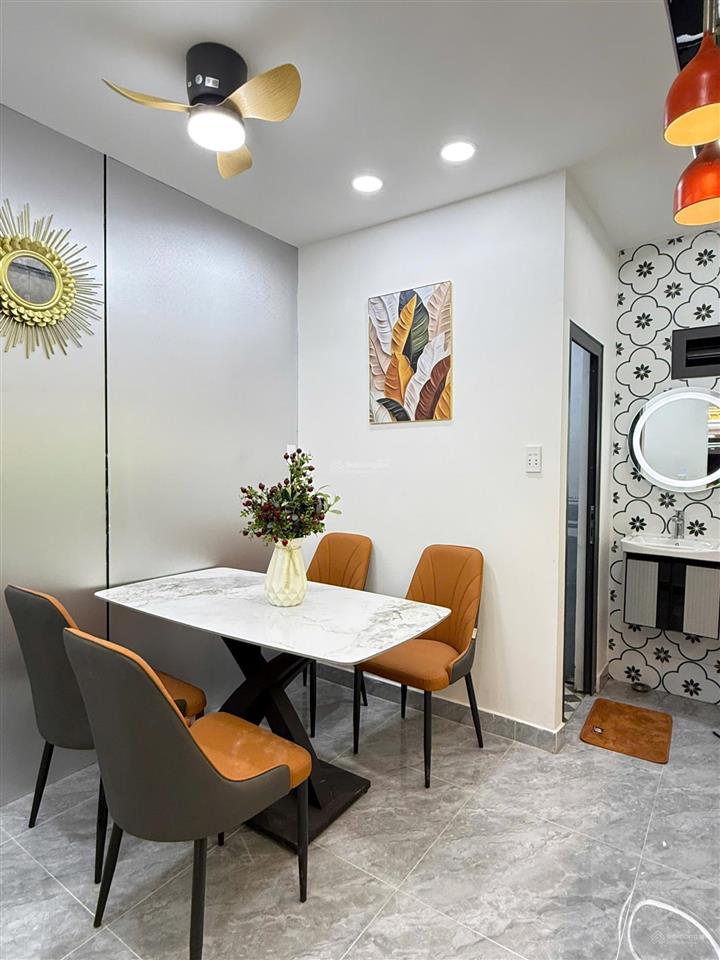 Bán căn nhà đường 9, trường thọ, đang sơn sửa mới tinh, 1 trệt 1 lầu, 2pn,ầu, 2pn, 2wc, giá 3,98 tỷ