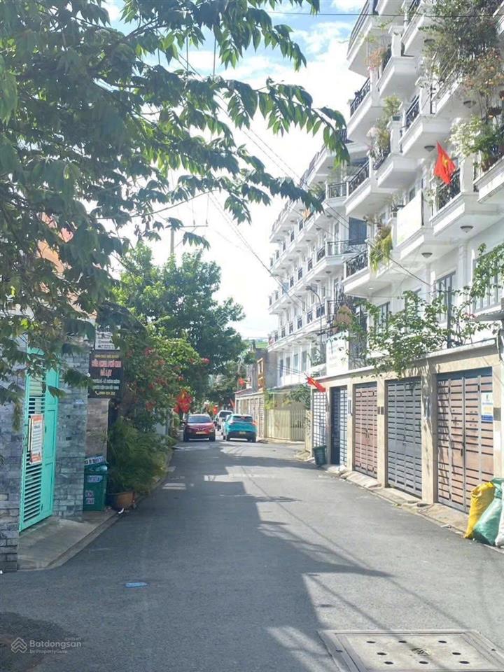 Thới an 22, quận 12, 3 tầng  dt 100m2  giá 5,95 tỷ  gần ubnd quận 12  100m ra lê thị riêng