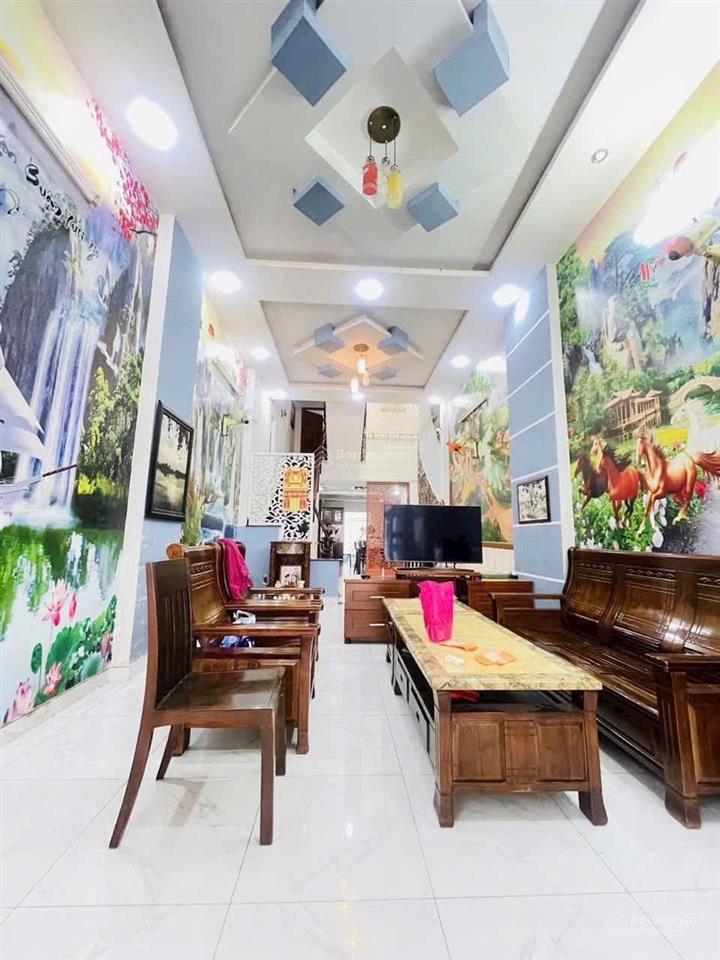 Thới an 22, quận 12, 3 tầng  dt 100m2  giá 5,95 tỷ  gần ubnd quận 12  100m ra lê thị riêng