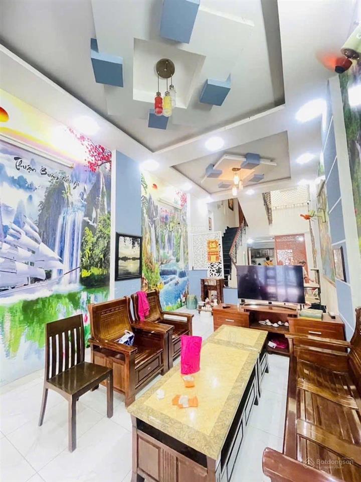 Thới an 22, quận 12, 3 tầng  dt 100m2  giá 5,95 tỷ  gần ubnd quận 12  100m ra lê thị riêng