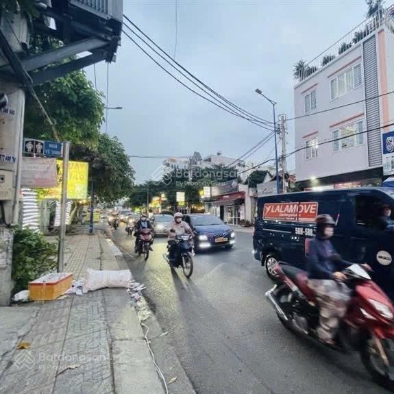 Mặt tiền tô ngọc vân, q12  chỉ 8,99 tỷ  5,5m x 26m  145m2 (cn 135m)