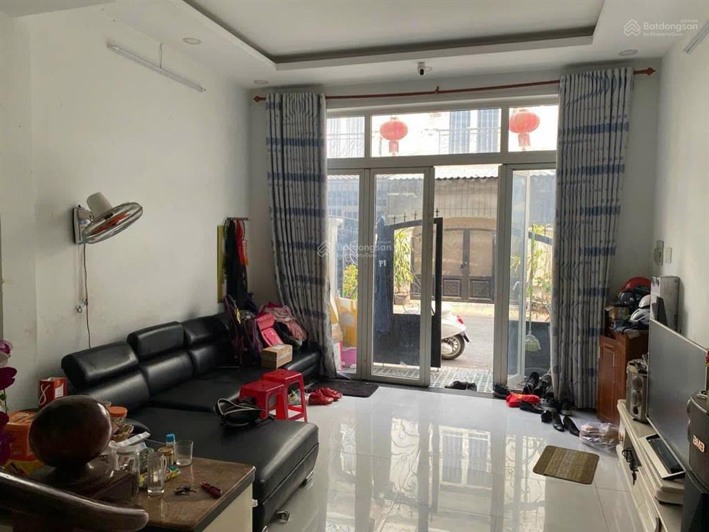 Nhà 182 hà huy giáp, giáp ranh gò vấp  đúc 4 tầng  khu cao cấp 7.x tỷ