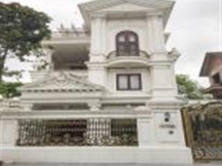 Cần cho thuê biệt thự làng vk châu âu mỗ lao hà đông. vị trí kinh doanh tốt, dt 250m2 nhà 3t