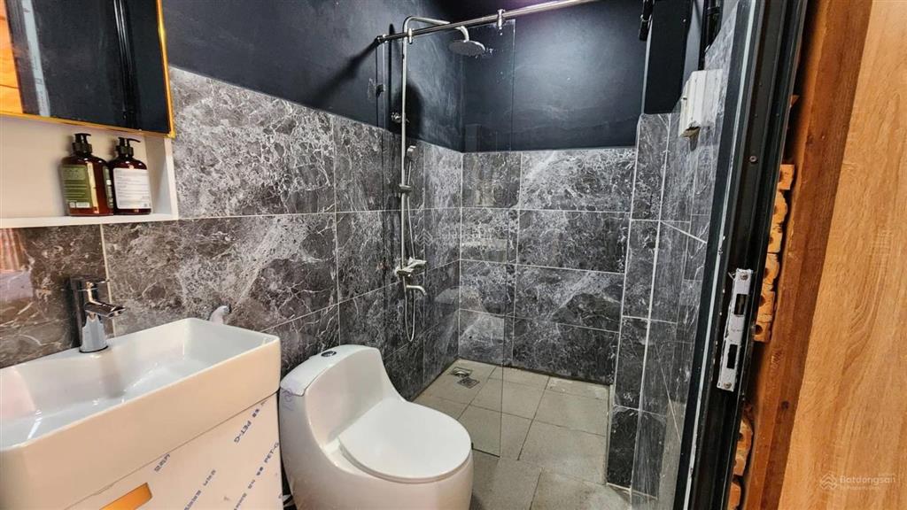 Cần cho homestay đã đầu tư hoàn chỉnh 98% 9 phòng 10 nhà wc