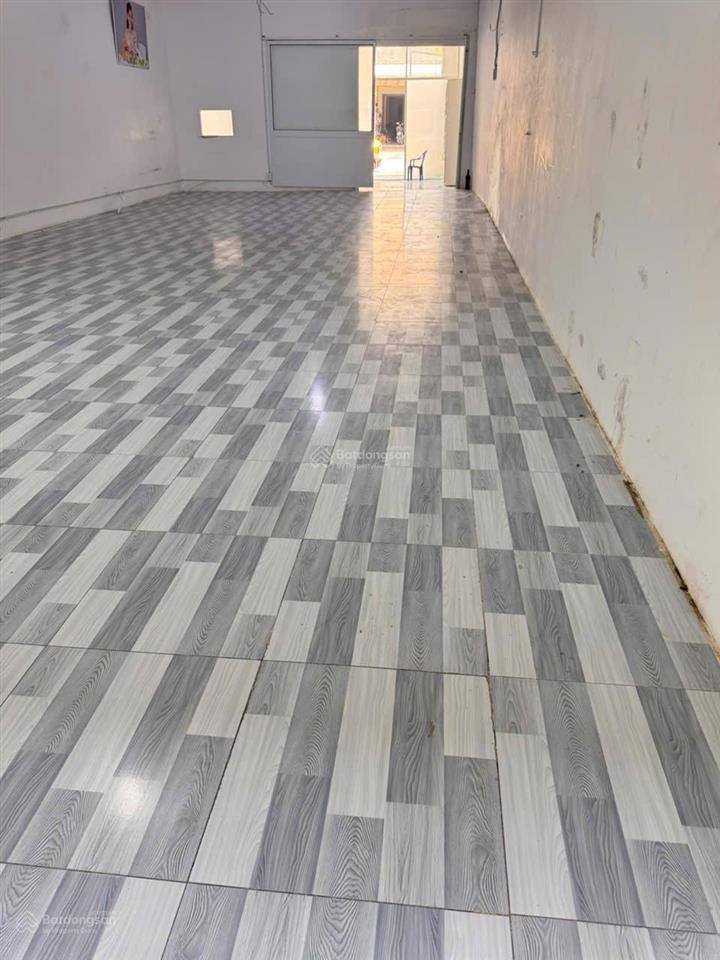 Cần cho thuê nhà kho 300m² mặt tiền đường 1022 hà huy giáp quận 12