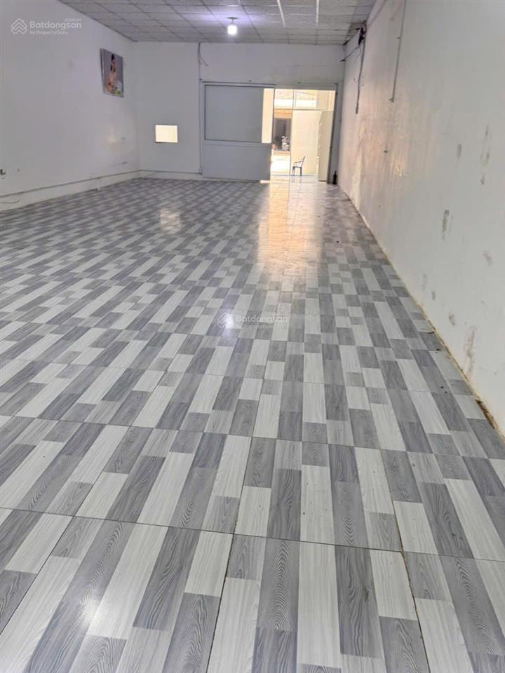 Cần cho thuê nhà kho 300m² mặt tiền đường 1022 hà huy giáp quận 12