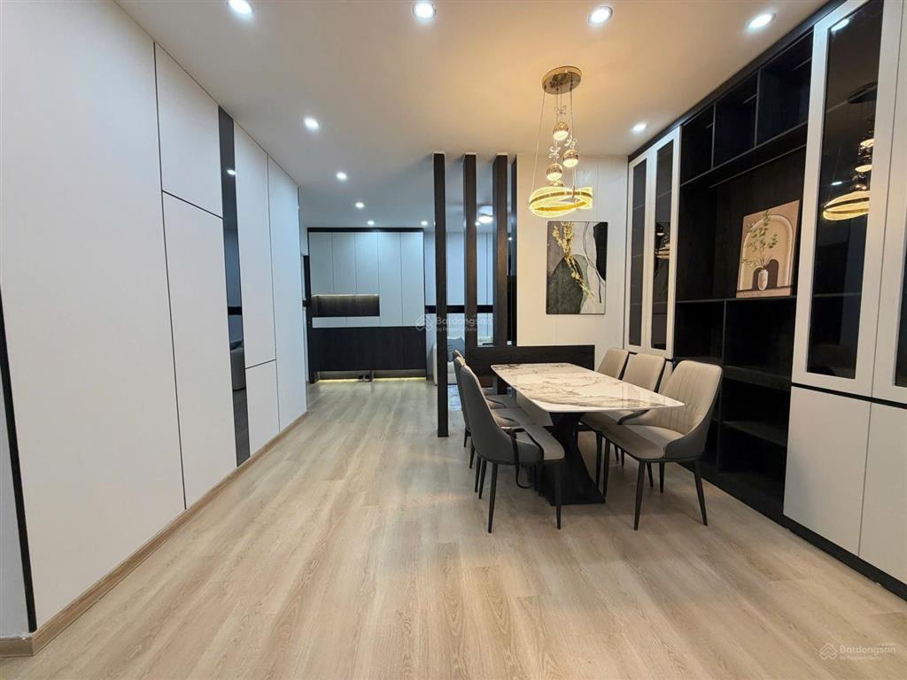Chính chủ bán căn hộ tòa 96 định công diện tích rộng đẹp 100m2 3 ngủ 2wc  0817 780 ***