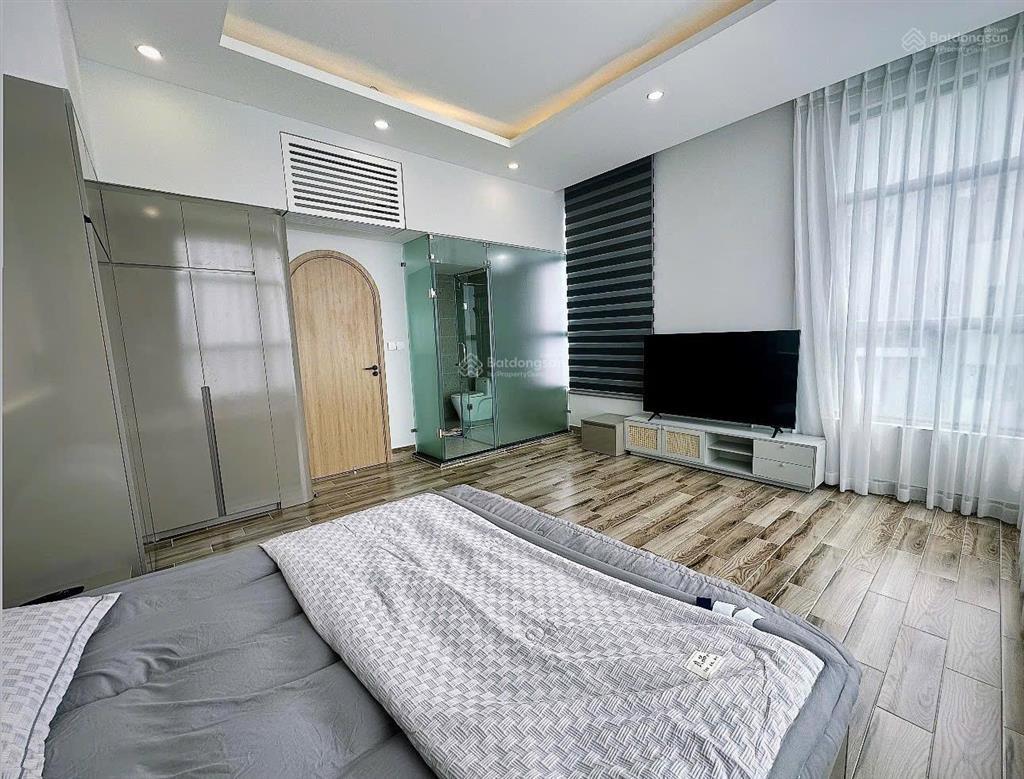 Penthouse river panorama 210m2  view sông siêu đẹp  full nội thất cao cấp.  0911 090 *** em huân