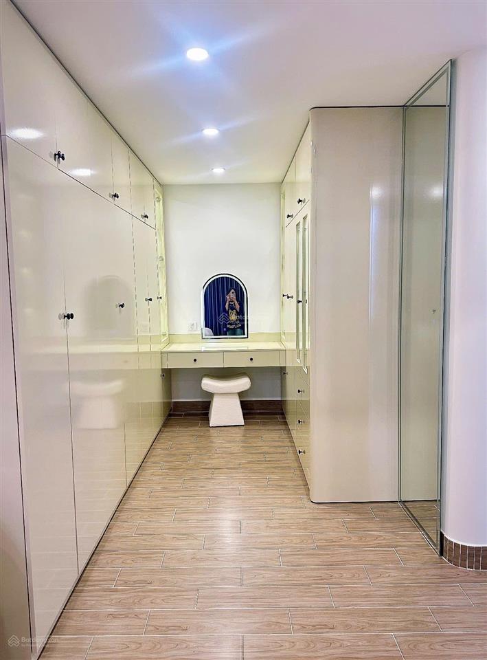 Penthouse river panorama 210m2  view sông siêu đẹp  full nội thất cao cấp.  0911 090 *** em huân