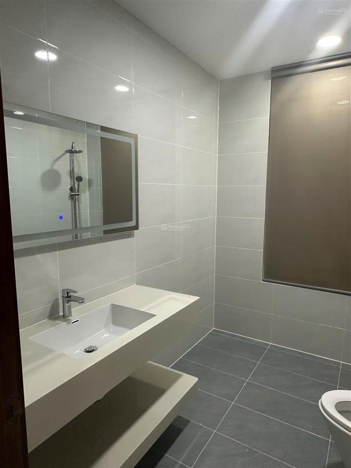 Chính chủ cần bán ch new saigon 3pn3wc (2pn master) 126m² view đông nam,  0911 090 *** em huân