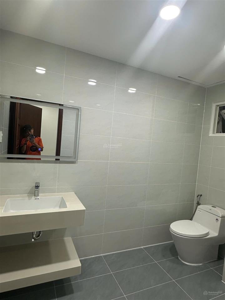 Chính chủ cần bán ch new saigon 3pn3wc (2pn master) 126m² view đông nam,  0911 090 *** em huân