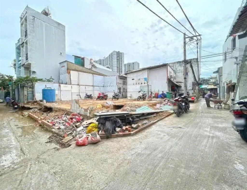 Hẻm 3,5m diện tích 4x15m giá 4,6 tỷ thương lượng