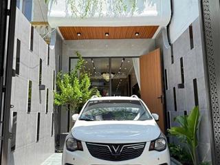 Nhà phố cực đẹp, hiếm 75m2 4t sân cổng riêng, full nội thất, giá siêu tốt tại ngô quyền, hp