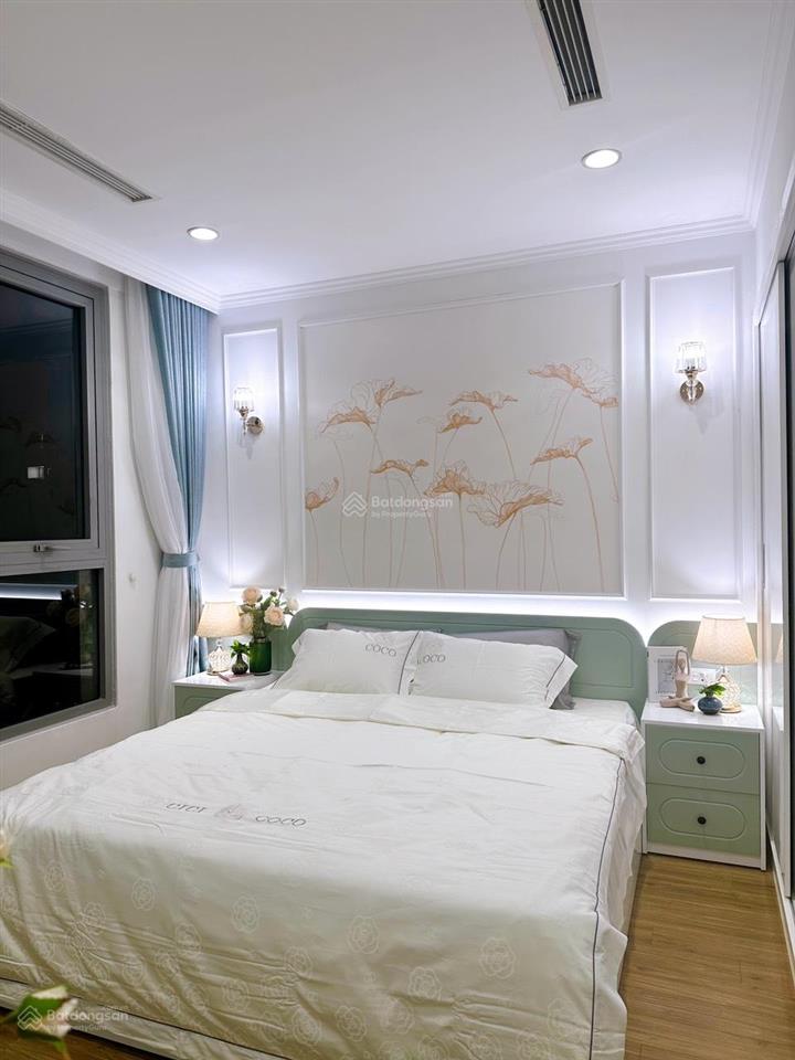Bán gấp căn hộ phân khu parkhill times city, giá 9,4 tỷ 80m2, 2pn, 2wc