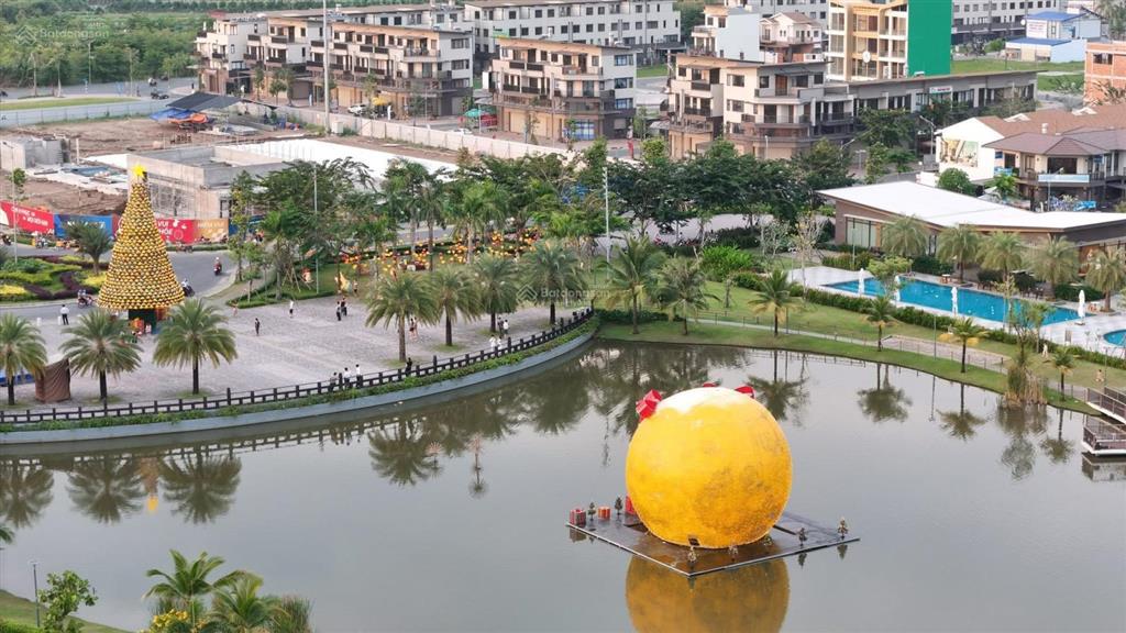 Nền giá tốt trục chính kdc nam long