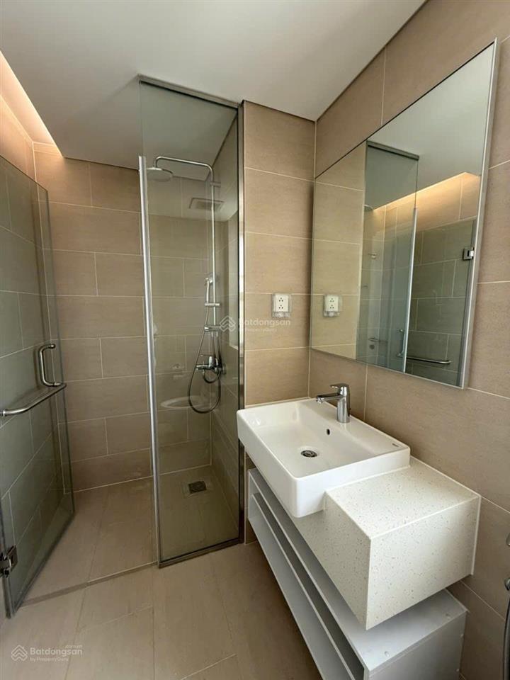 Bán nhanh căn 2 pn góc, đông nam bàn giao có nội thất chưa ở , giá 7,2 tỷ/84m2, đã có sổ
