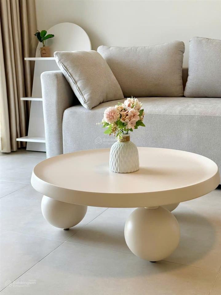 Bán nhanh căn 2 pn góc, đông nam bàn giao có nội thất chưa ở , giá 7,2 tỷ/84m2, đã có sổ