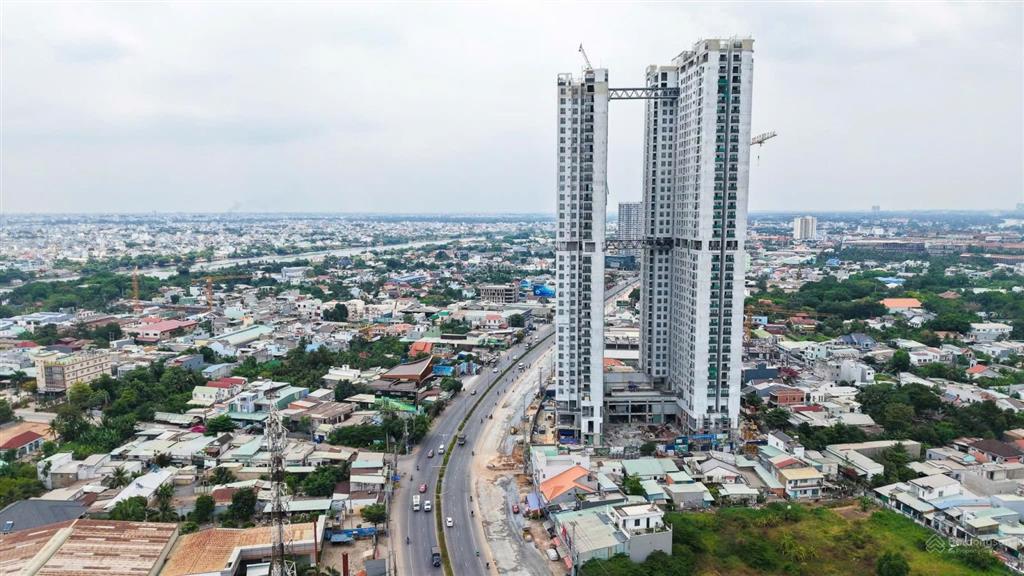 Bán nhanh căn a.07 36m2, emerlad 68 sắp giao nhà 2.1 tỷ, tầng cao