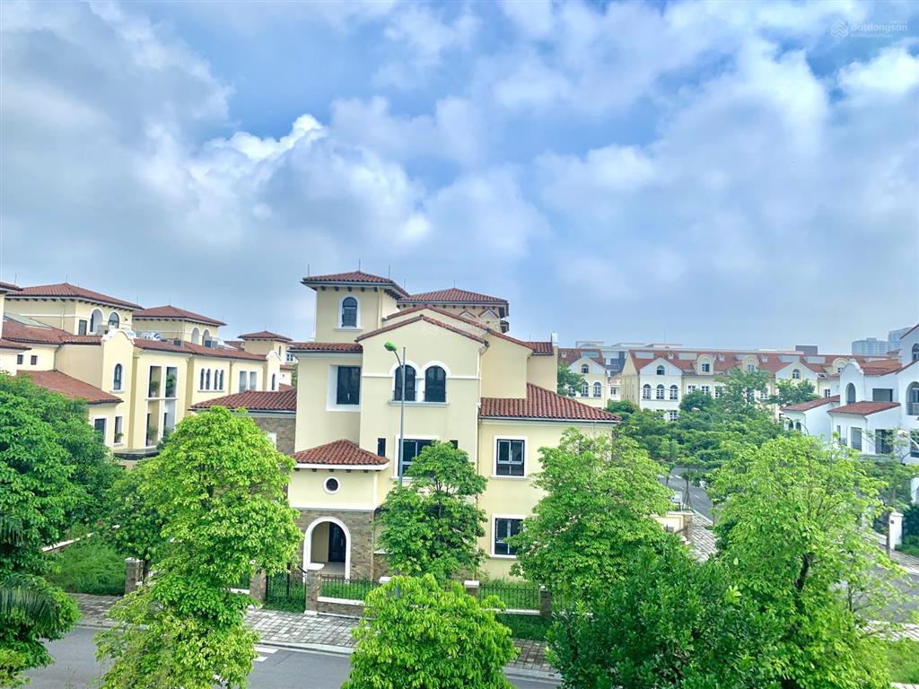 Nợ bank chủ nhà cần bán gấp căn biệt thự góc vista lago nam an khánh khu hồ lớn giá cực tốt.