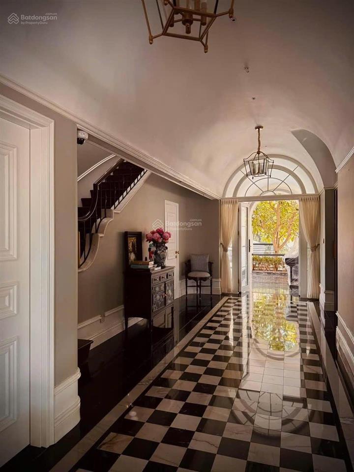 Chính chủ cần bán gấp biệt thự đơn lập góc mặt hồ vip nhất vinhomes green bay giá cực tốt