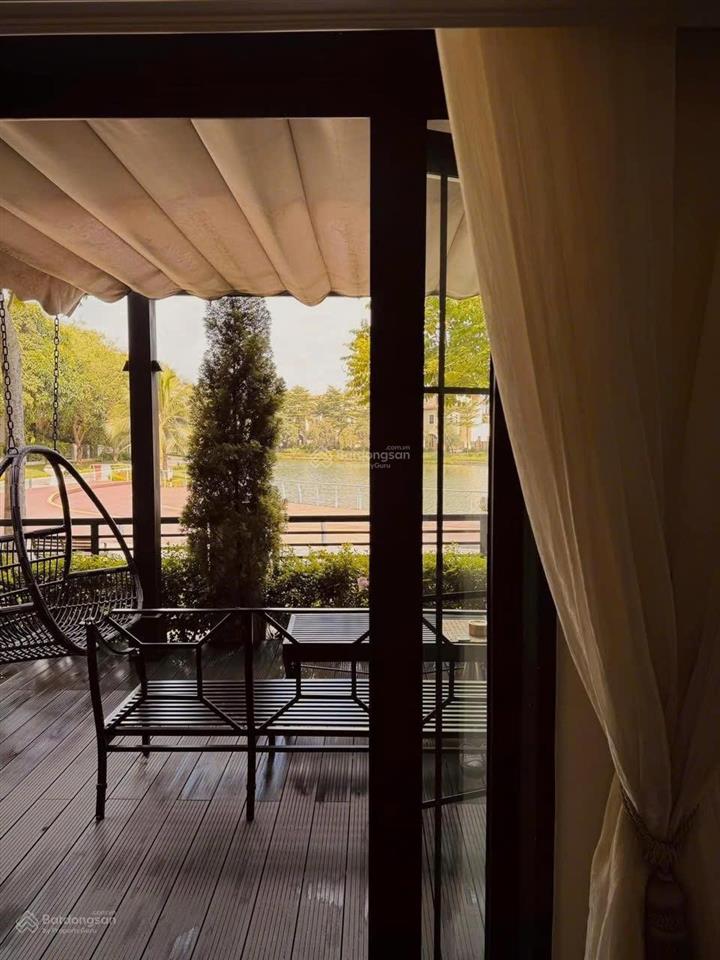 Chính chủ cần bán gấp biệt thự đơn lập góc mặt hồ vip nhất vinhomes green bay giá cực tốt