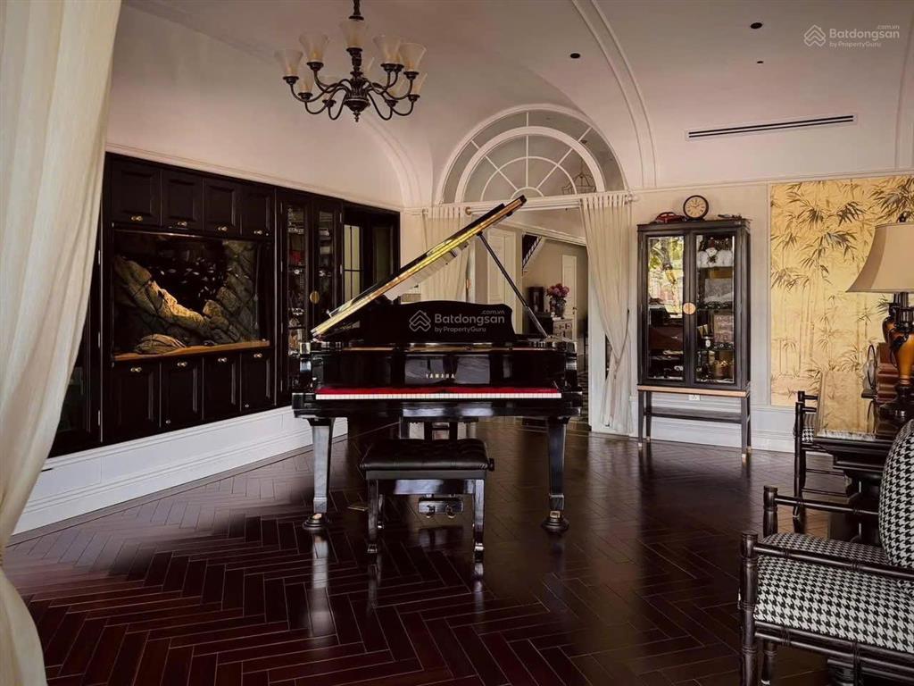 Chính chủ cần bán gấp biệt thự đơn lập góc mặt hồ vip nhất vinhomes green bay giá cực tốt