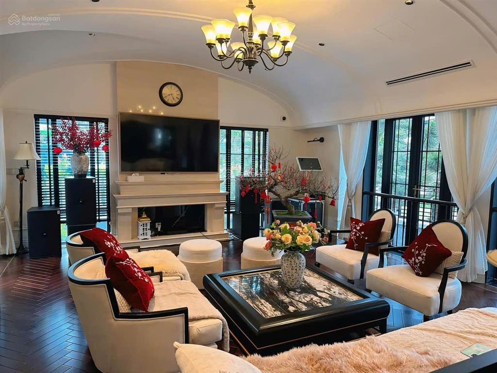 Chính chủ cần bán gấp biệt thự đơn lập góc mặt hồ vip nhất vinhomes green bay giá cực tốt