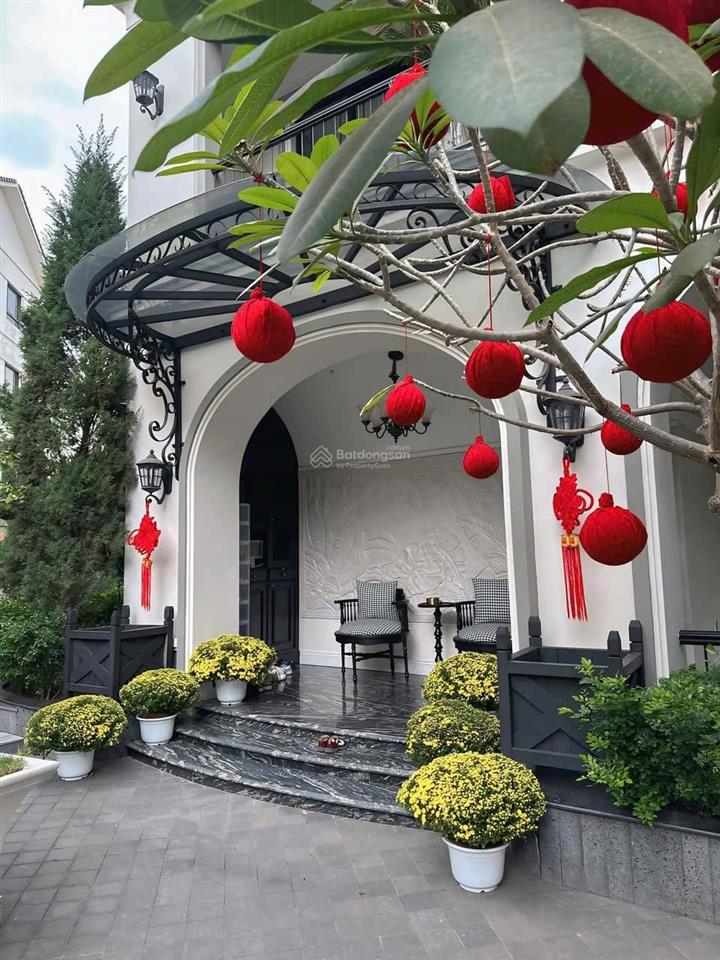 Chính chủ cần bán gấp biệt thự đơn lập góc mặt hồ vip nhất vinhomes green bay giá cực tốt