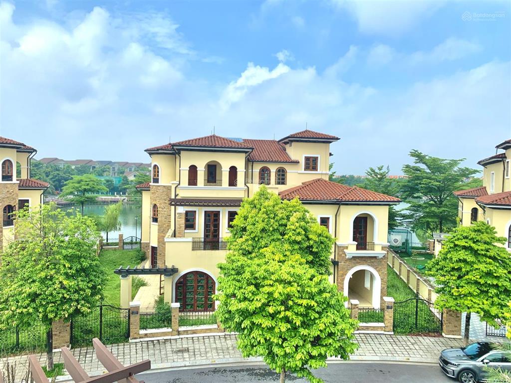 Cần bán gấp biệt thự mặt hồ lớn vista lago giá ngộp bank