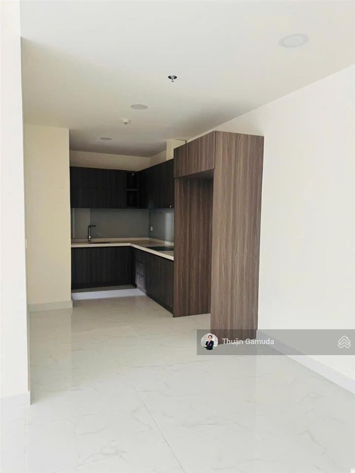 Bán căn 2pn tầng trệt dt 96m2 giá 8,2 tỷ (tặng ô đậu xe hơi)  diamond centery celadon city