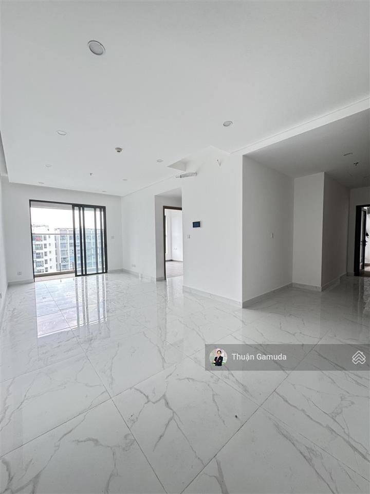 Bán căn 2pn diamond alnata plus  trả dãn 3 năm  giá 7.9tỷ có kèm ô xe định danh tầng hầm