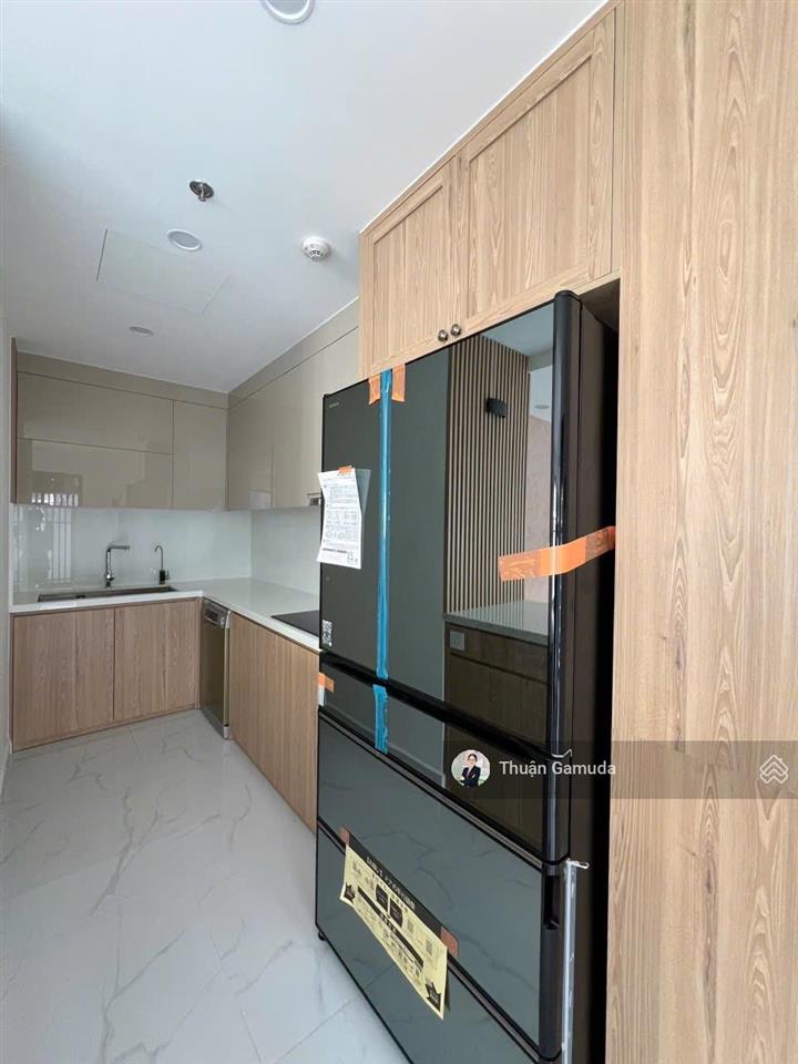 Bán căn 2pn 2wc nội thất đẹp, view đại lộ  diamond alnata plus giá 7.59tỷ nhận nhà, tặng ô carpark