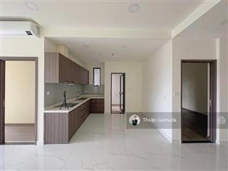 View hồ bơicăn 3pn 121m2 chỉ 10.6tỷ trả dãn 3năm (chênh thấp 400tr)  diamond centery celadon city