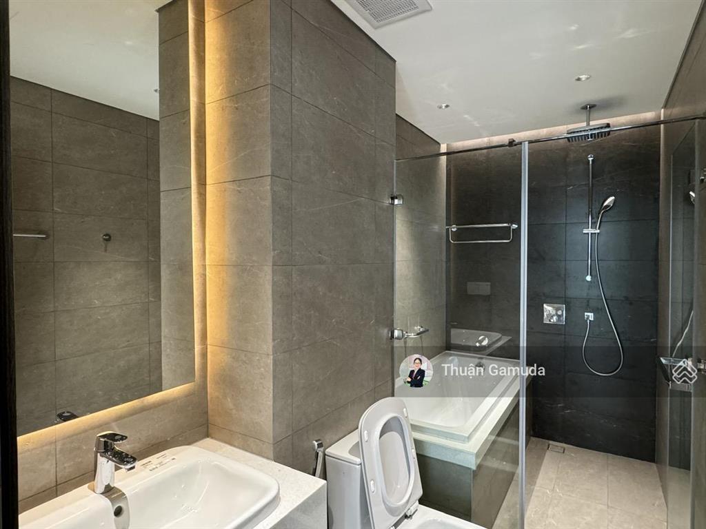 Bán gấp căn 2pn + 1 (96m2) diamond centery, h. đông nam  chỉ 8,2tỷ (còn thương lượng)