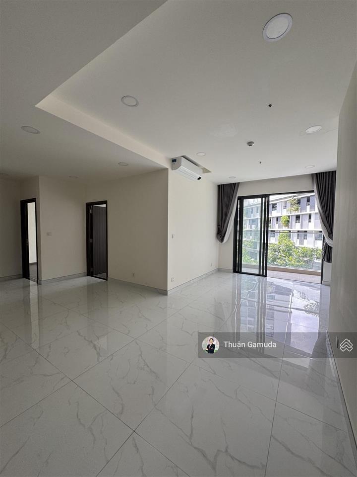 Bán gấp căn 2pn + 1 (96m2) diamond centery, h. đông nam  chỉ 8,2tỷ (còn thương lượng)