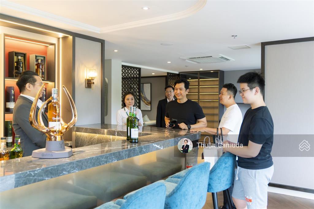 Bán gấp căn 2pn + 1 (96m2) diamond centery, h. đông nam  chỉ 8,2tỷ (còn thương lượng)