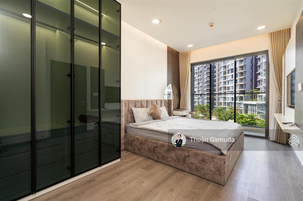 View hồ bơi  căn 3pn 3wc thanh toán 3,99tỷ nhận nhà  full nội thất đẹp  diamond centery