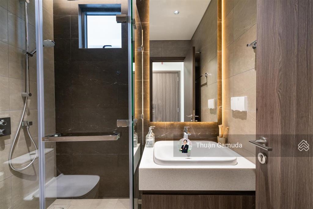 View hồ bơi  căn 3pn 3wc thanh toán 3,99tỷ nhận nhà  full nội thất đẹp  diamond centery