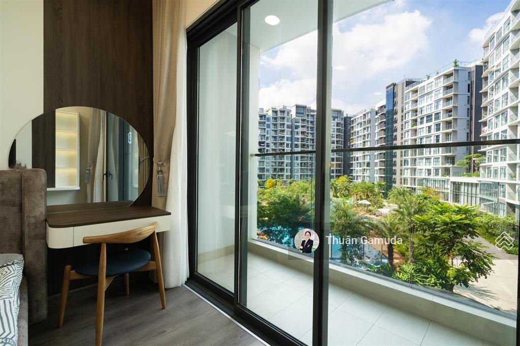 View hồ bơi  căn 3pn 3wc thanh toán 3,99tỷ nhận nhà  full nội thất đẹp  diamond centery