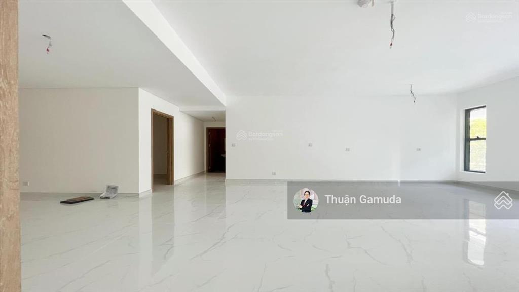 Bán căn góc skylinked villa (xe hơi lên tận nhà) 198m2, 3pn+1 kho 15tỷ  dãy p1 diamond alnata