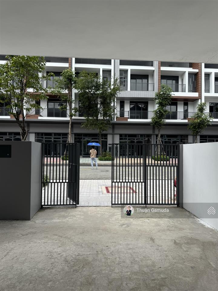 Căn townhouse 3 tầng 5x20m artisan park, mặt tiền 16m vị trí đẹp 8,5 tỷ (giá total), trả chậm 5 năm