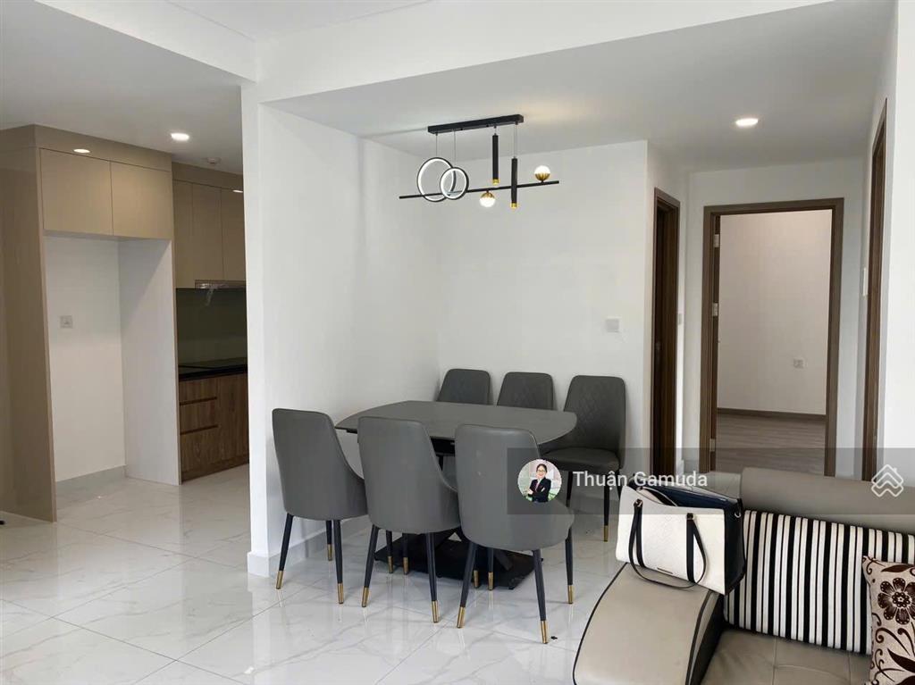 Bán nhanh  căn 2pn 2wc (alnata plus) giá 6,9 tỷ view centery + tặng kèm 1 chỗ đậu xe hơi