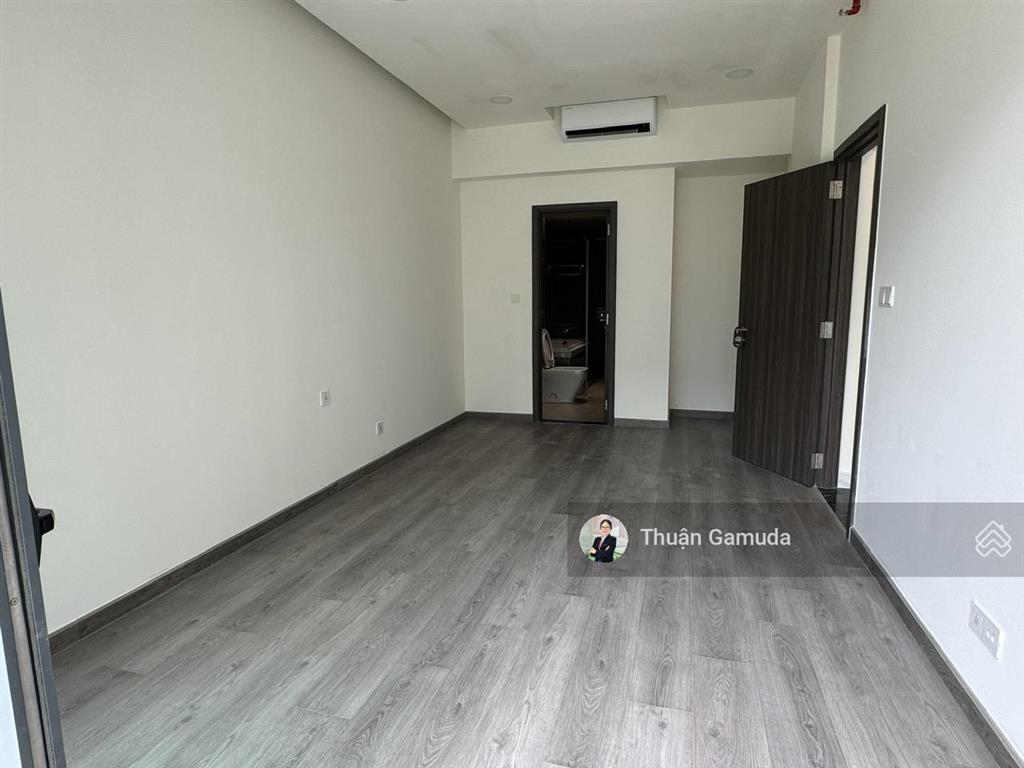View trực diện hồ bơi  tháp c4  căn 2pn 96m2 giá 8,5tỷ  diamond centery