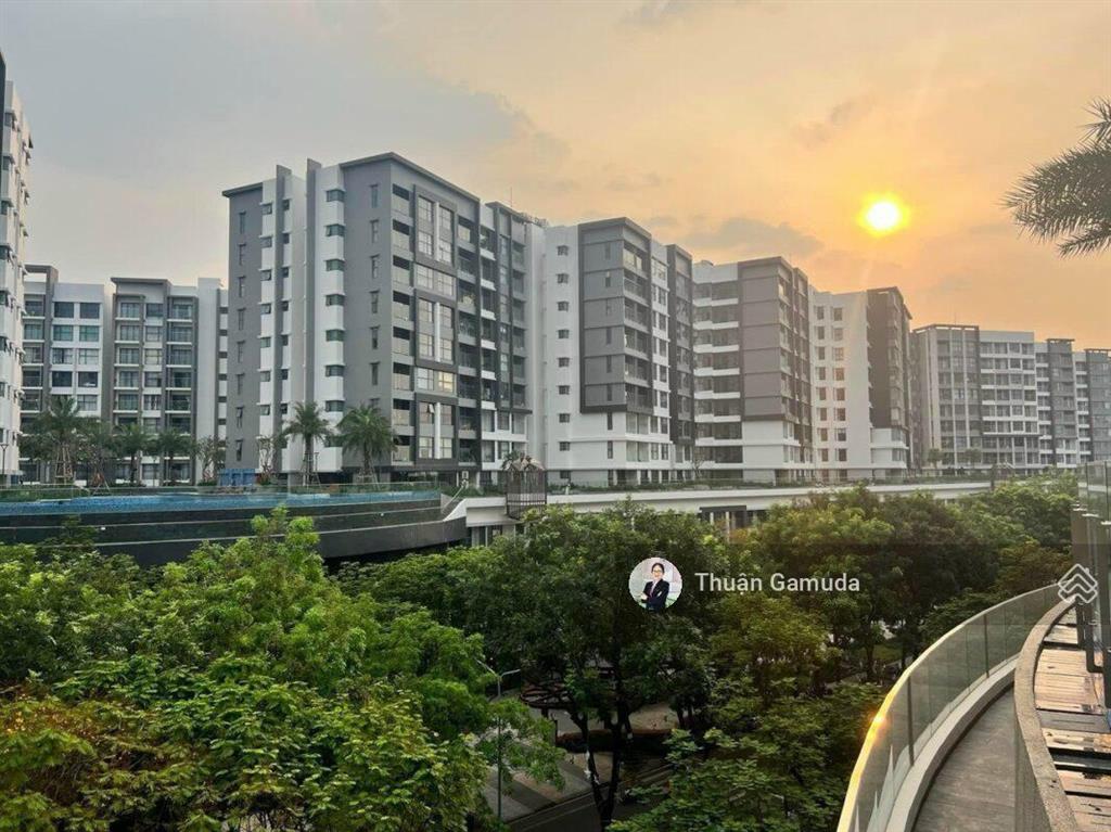 Thanh toán 4,5 tỷ nhận nhà, căn 96m2 (2pn+1) diamond centery, hướng đông nam, tầng cao