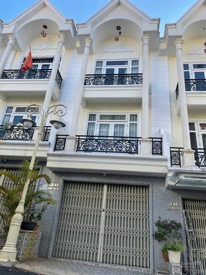 Nhà golden hill nguyễn trung trực  đà lạt, 2 tầng 4pn shr hoàn công đầy đủ 70.9m2 giá 6.5 tỷ