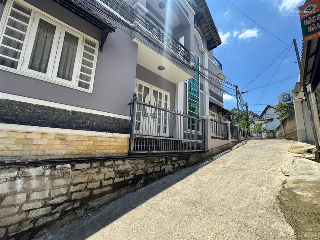 Chính chủ bán lô đất đẹp đường ô tô lữ gia, đà lạt dt 373m2 sẵn 300m2 đất xd, nở hậu 15.5m giá tl